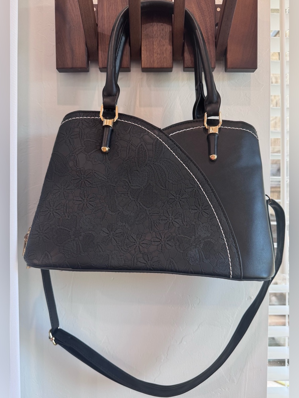 KKXIU Triple Compartment Purse